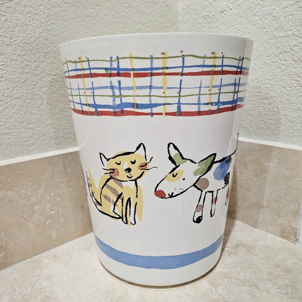 Cats and Dogs Jenny Faw Trash Can Waste Bin Bathroom Acessories By Oxford